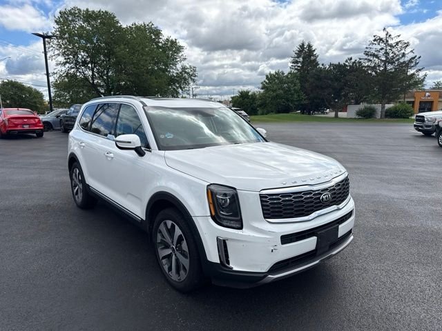 Used 2020 White Kia S image 6