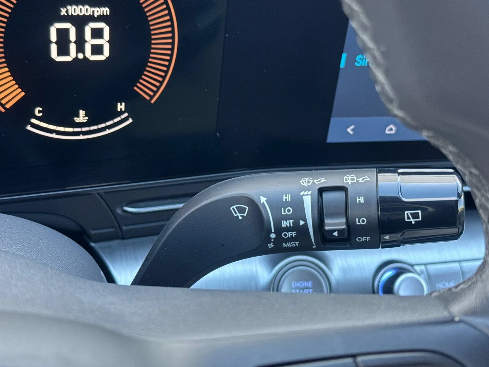 2025 Hyundai Kona SEL - Photo 30