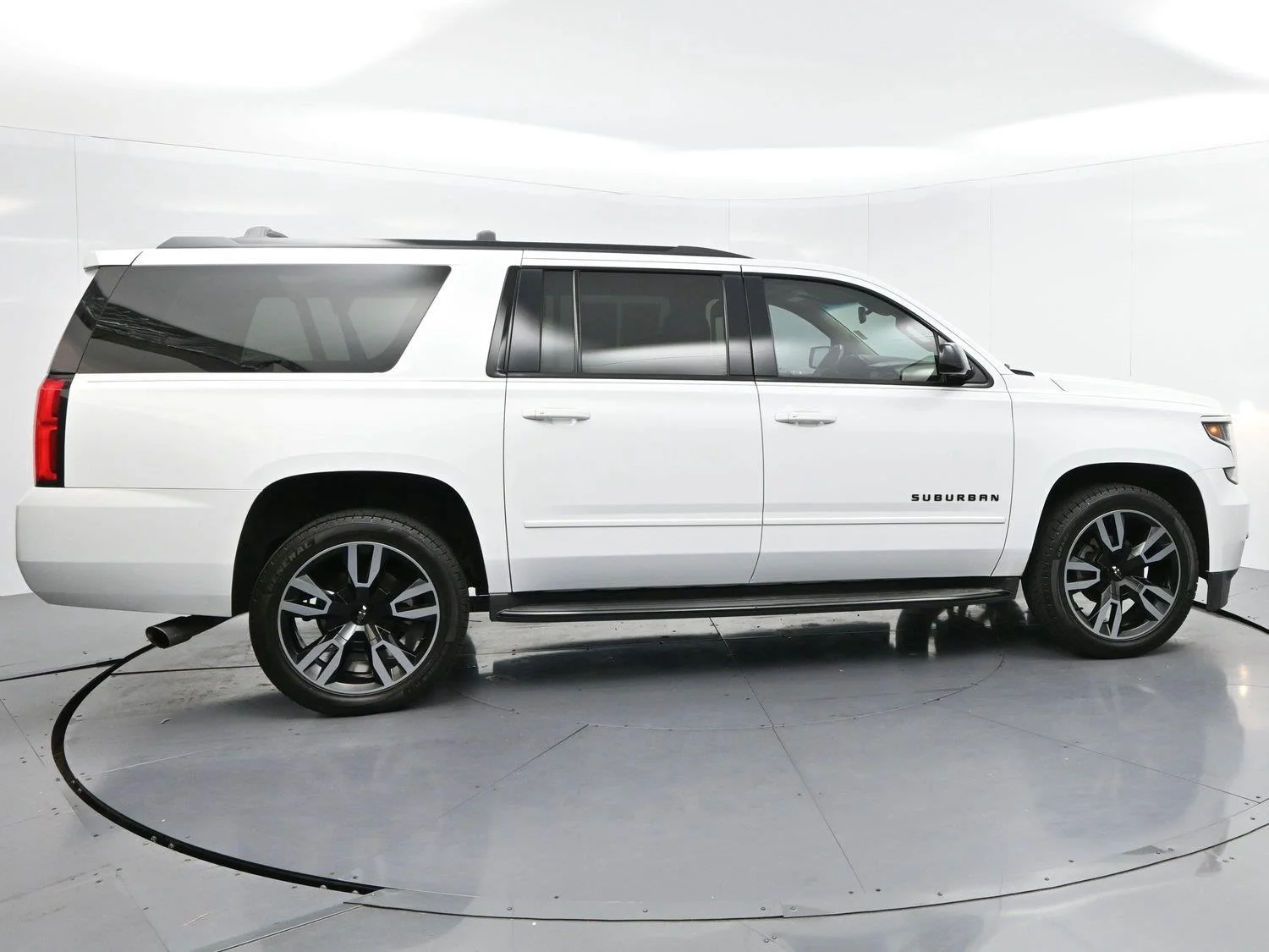 Used 2018 Summit White Chevrolet Premier image 8