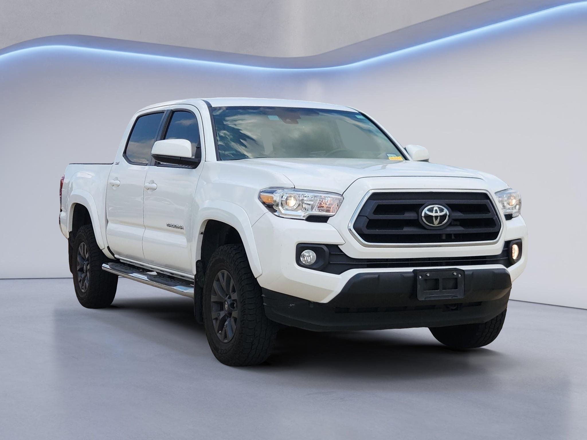 Used 2023 Ice Cap Toyota SR5 image 3