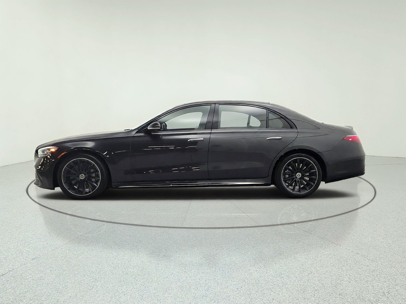 Certified Used 2023 Graphite Grey Mercedes-Benz S 500 4MATIC® Sedan image 8