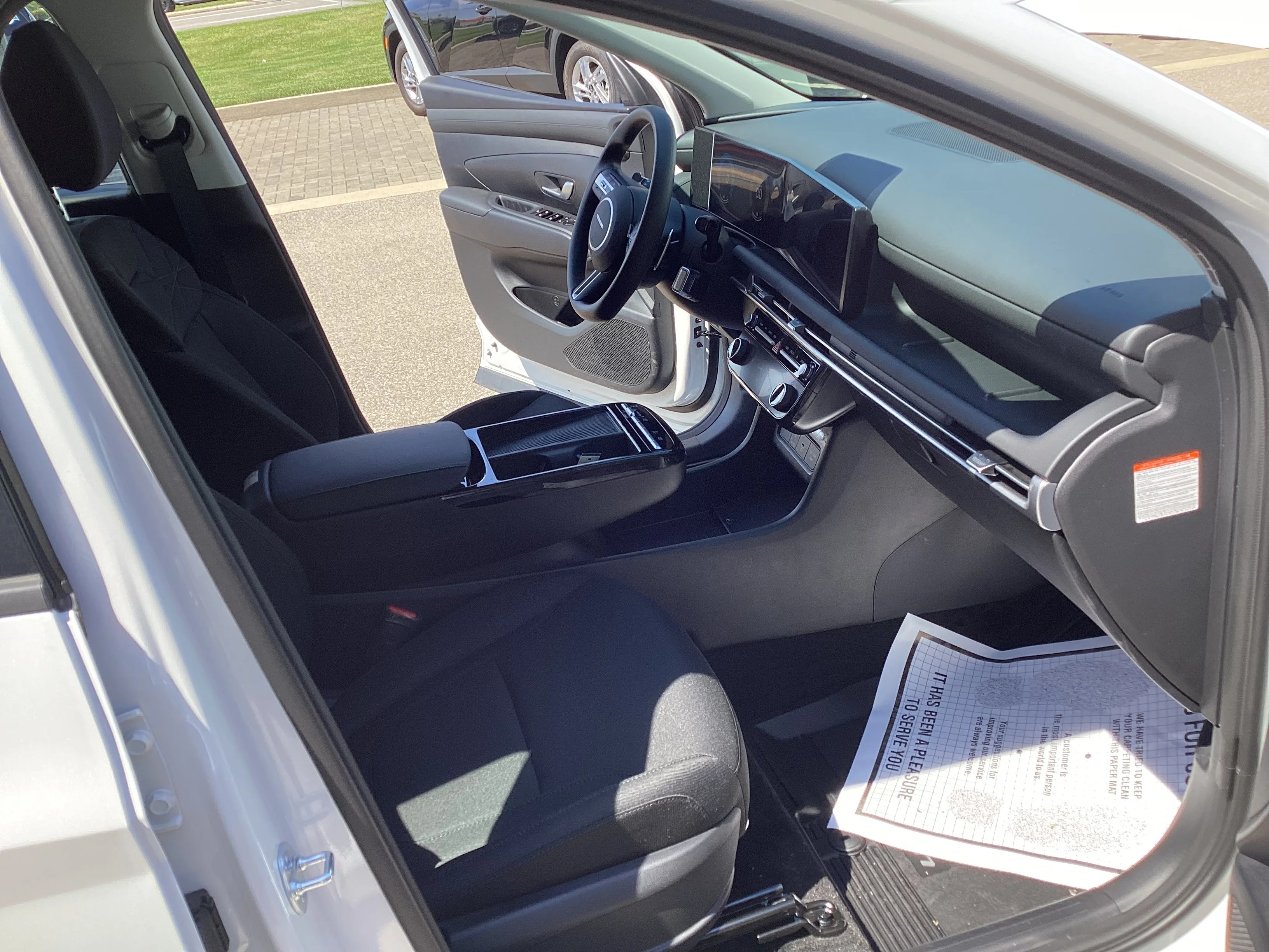 New 2026 Creamy White Pearl Hyundai Blue SE image 3