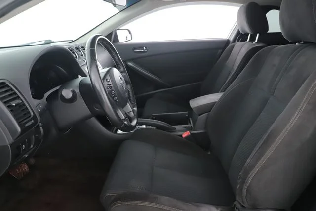 Used 2011 Silver Nissan 2.5 S image 16