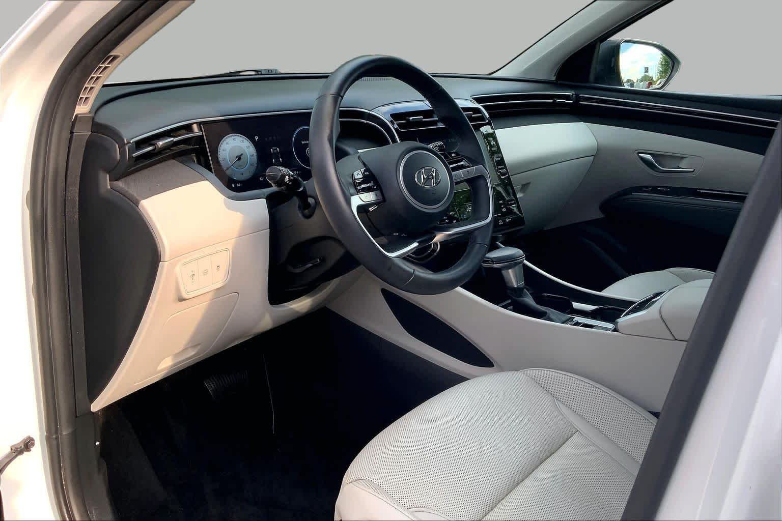 Used 2022 Quartz White Hyundai SEL image 17