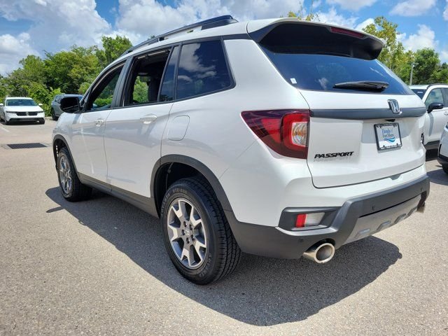 Used 2023 Platinum White Pearl Honda TrailSport image 4