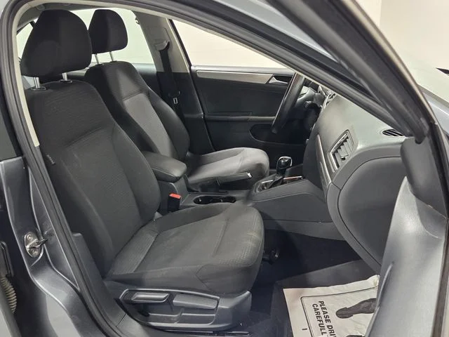 Used 2015 Gray Volkswagen 1.8T SE image 16