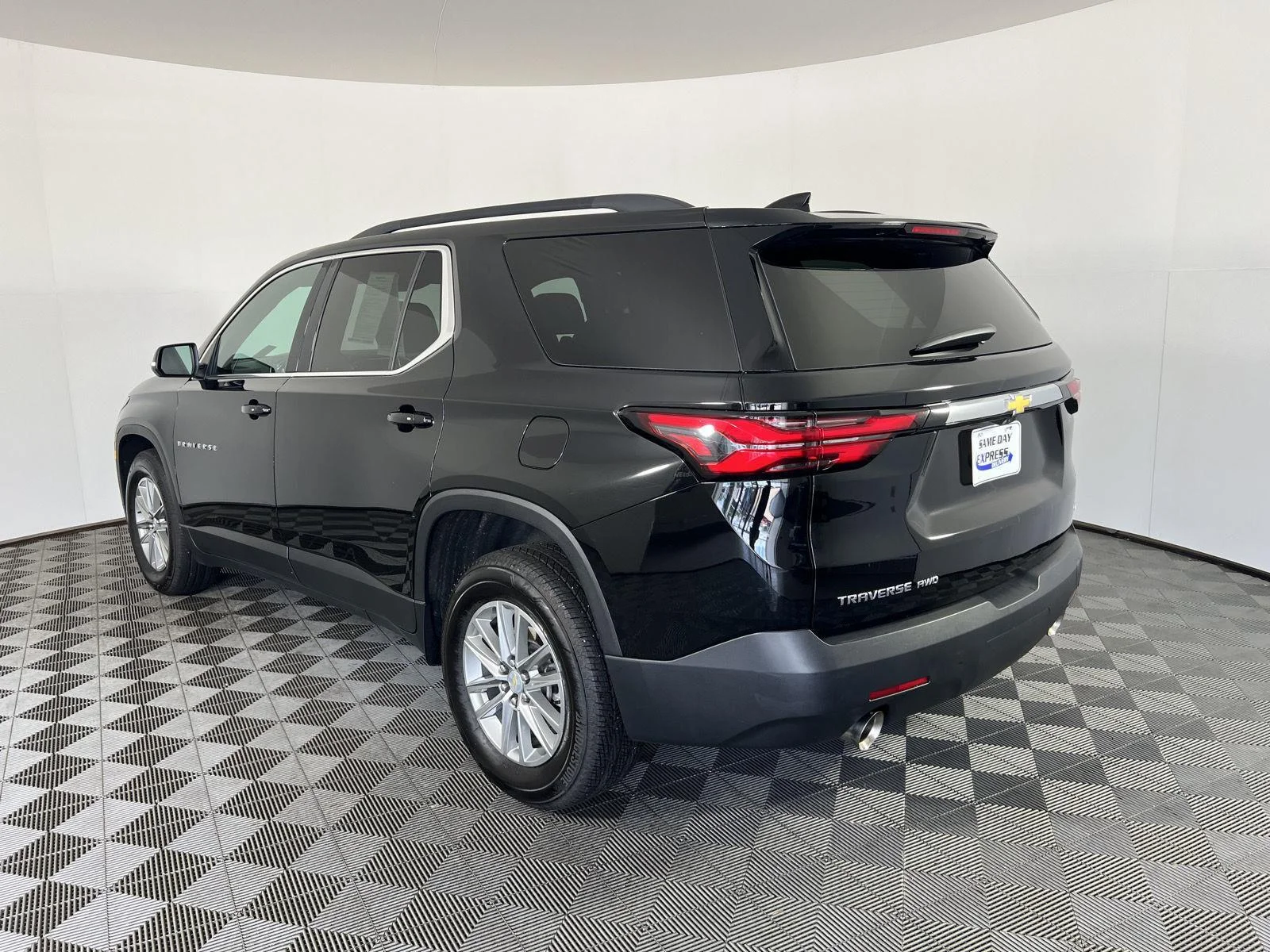 Used 2023 Mosaic Black Metallic Chevrolet LT Cloth image 29