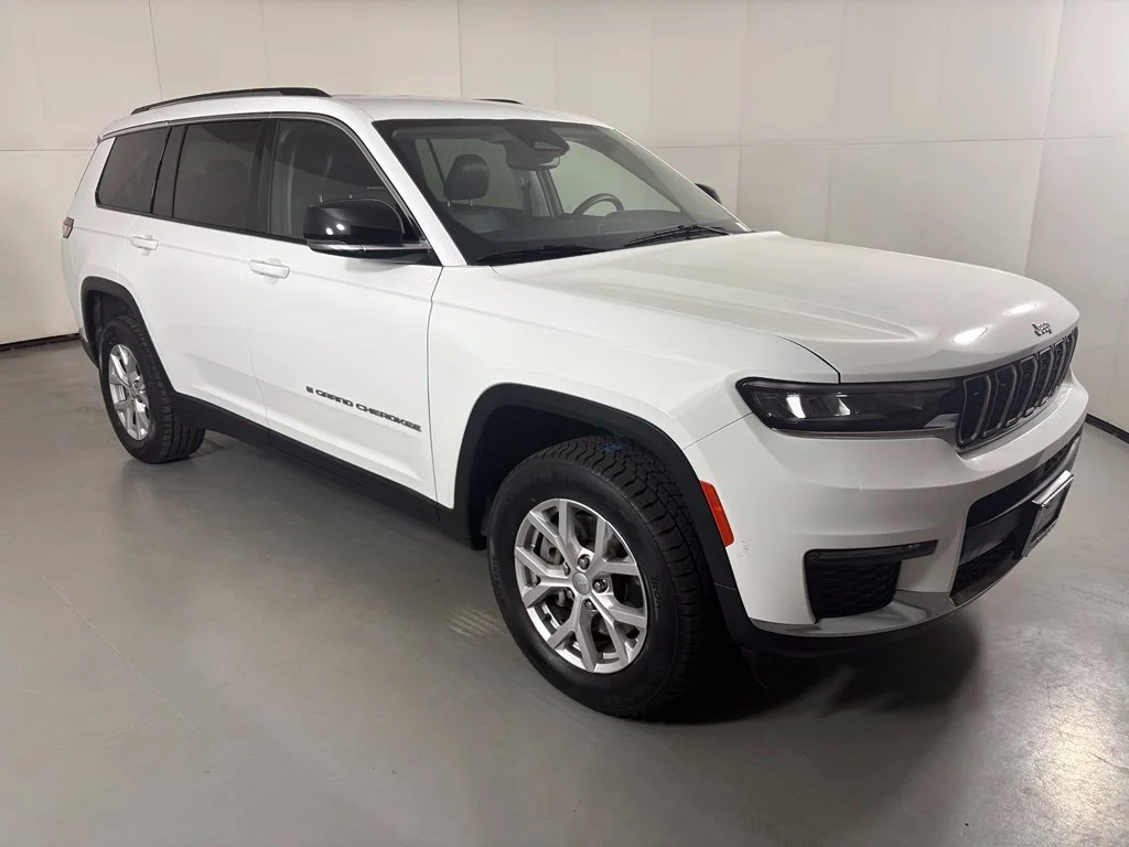 Used 2022 White Jeep Limited image 2