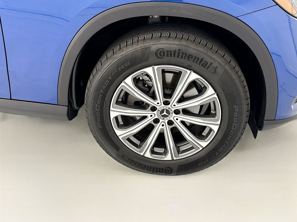 Used 2026 Starling Blue Metallic Mercedes-Benz GLC 300 image 30