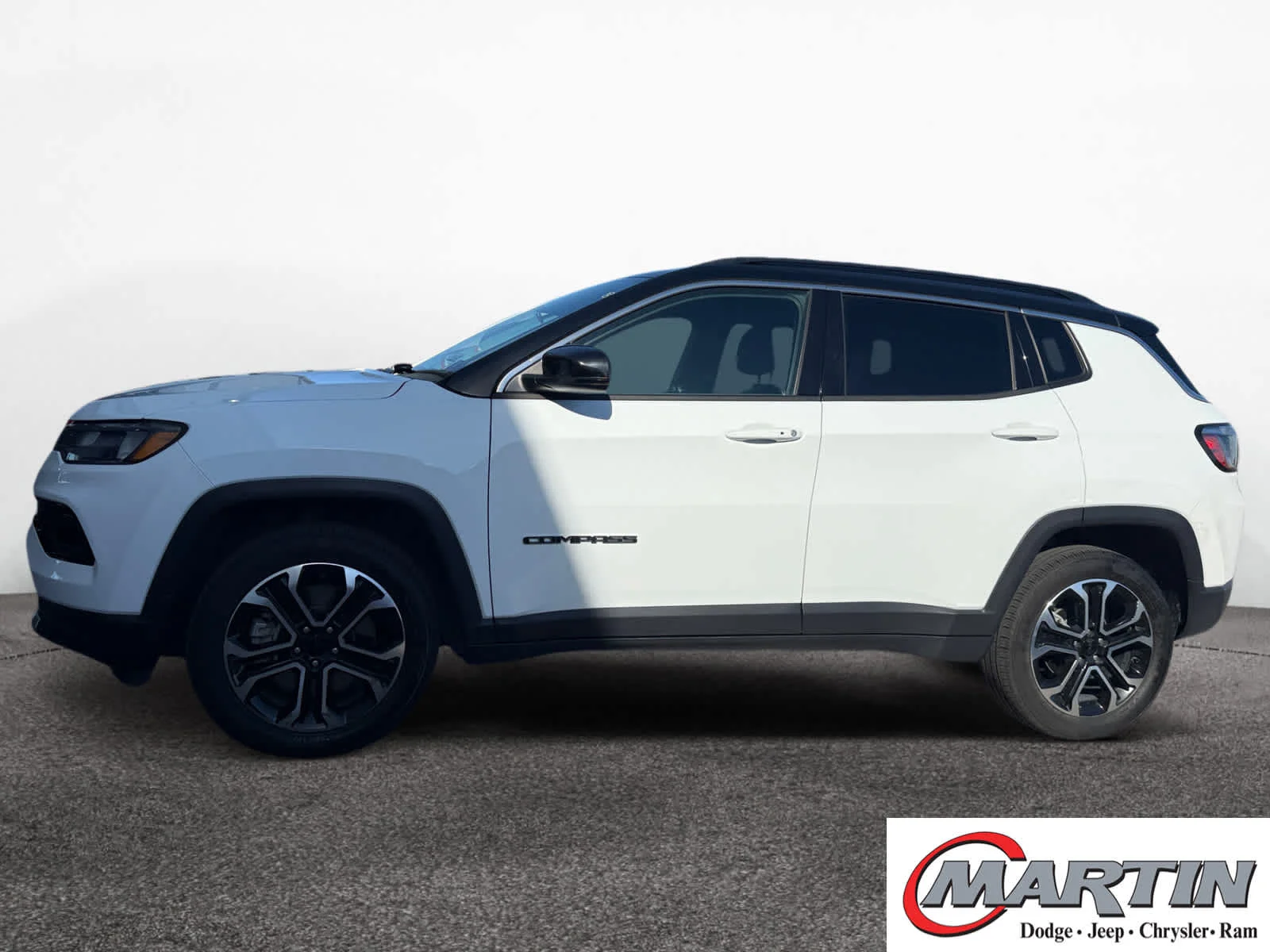 Used 2023 Bright White Clearcoat Jeep Limited image 8