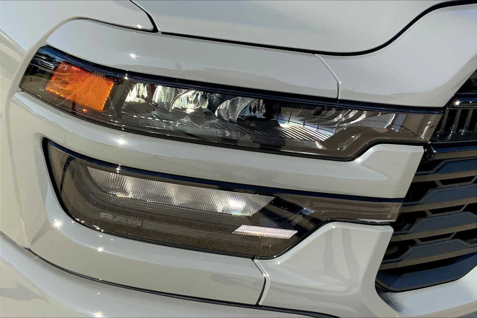 New 2026 Ceramic Gray Clear-Coat Exterior Paint RAM Lone Star image 13