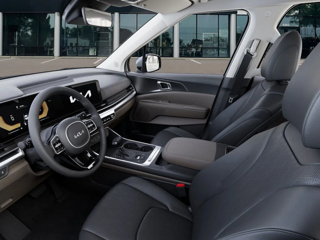 Used 2026 White Kia LXS image 18