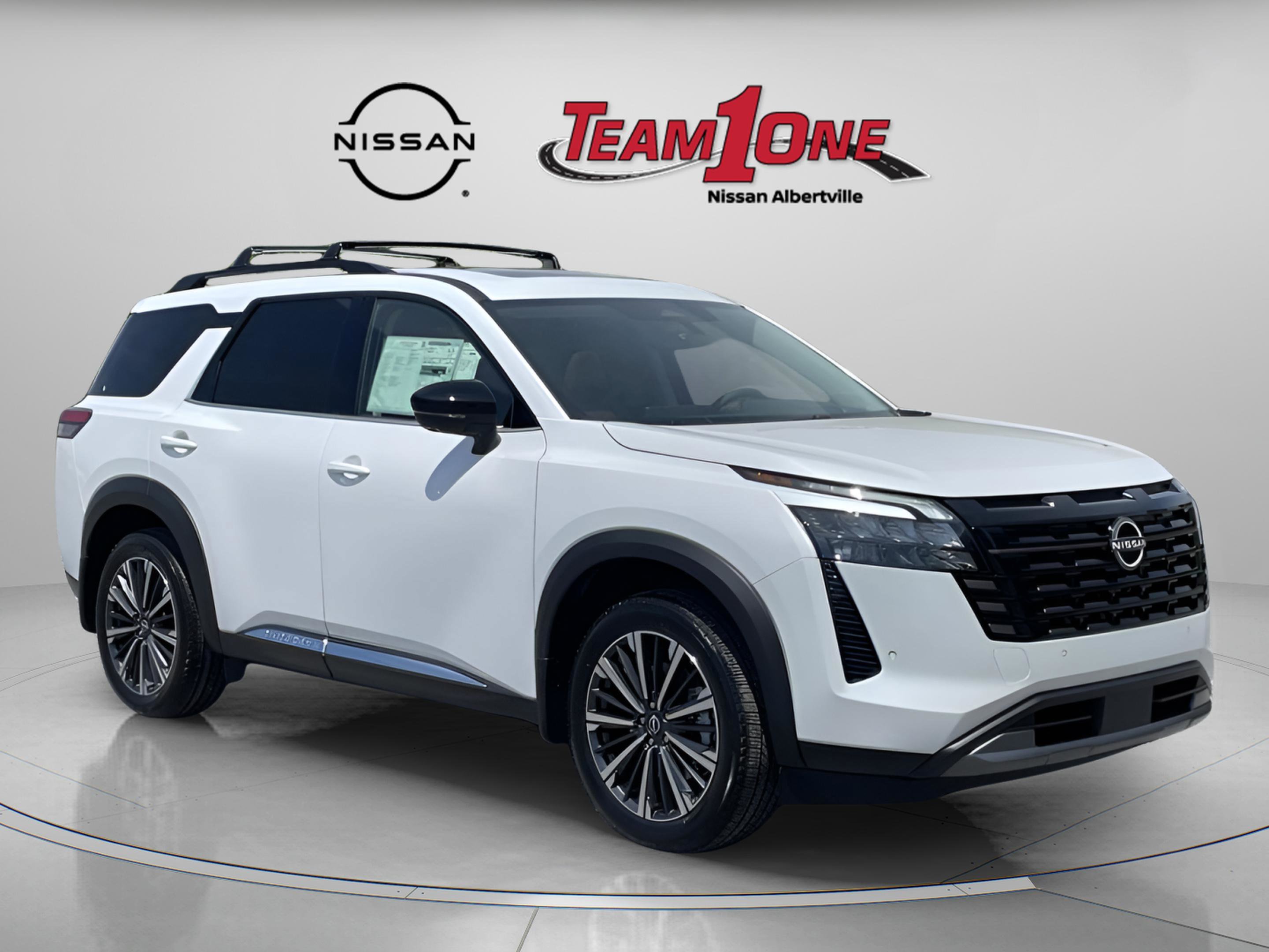 2026 Nissan Pathfinder Platinum 2WD's photo