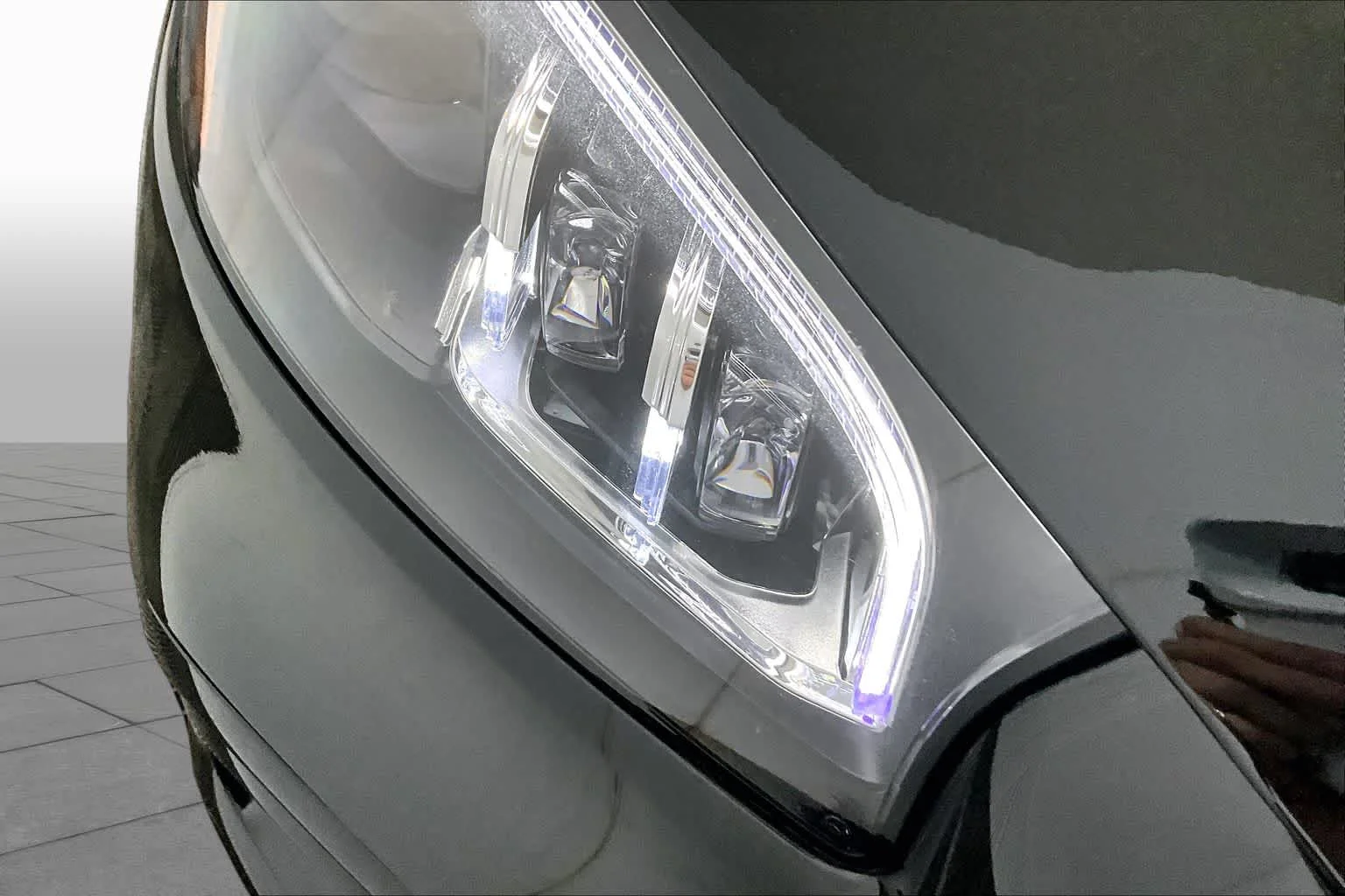 New 2026 Obsidian Black Metallic Mercedes-Benz GLS 450 image 17