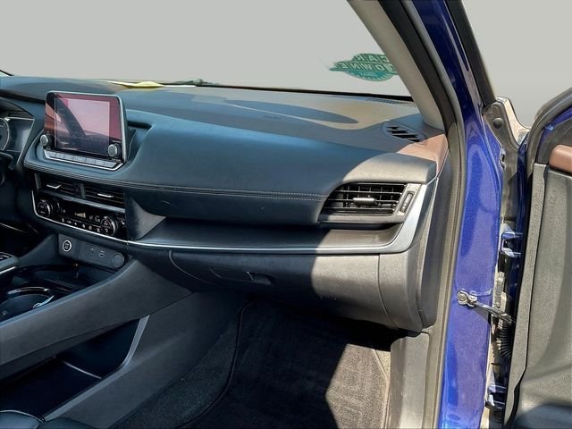 Used 2023 Blue Nissan SV image 27