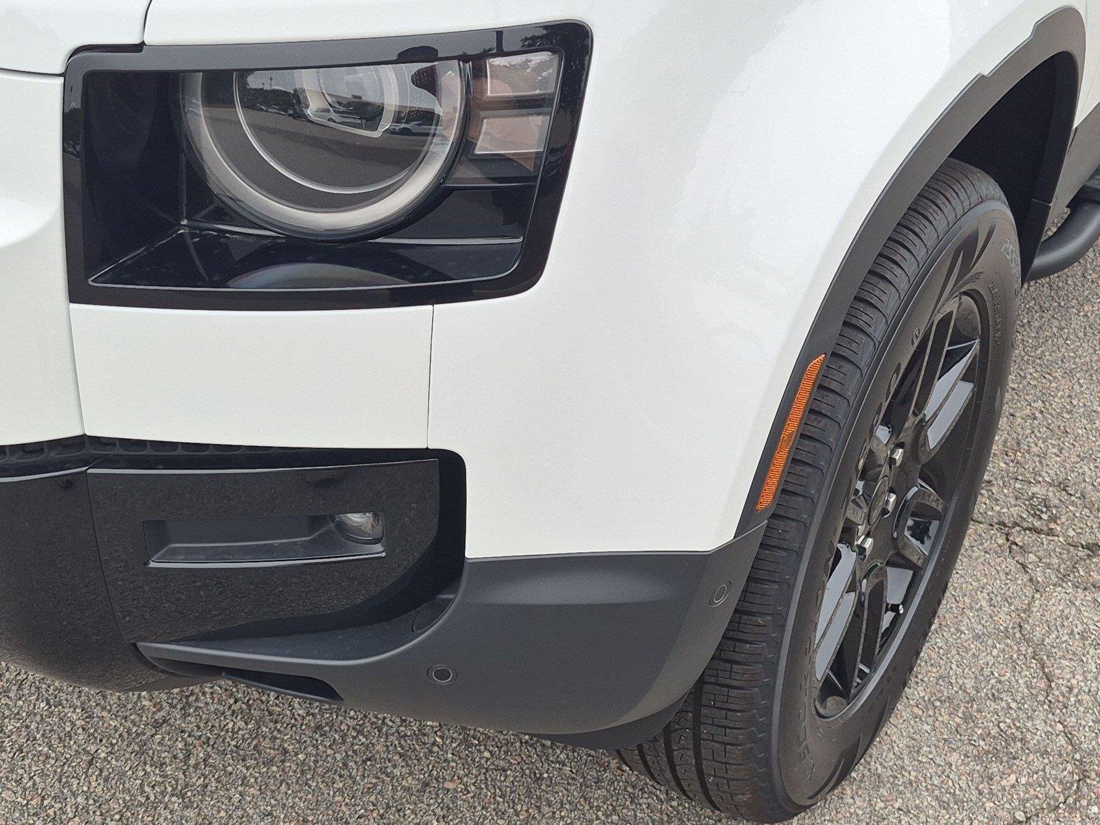 New 2026 Fuji White Land Rover S image 8