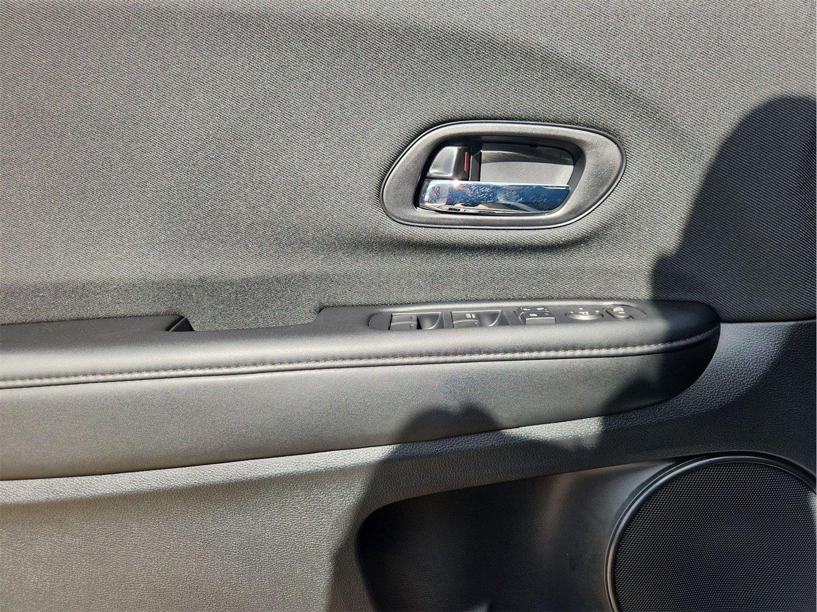 2022 Honda HR-V photo 19 of 30