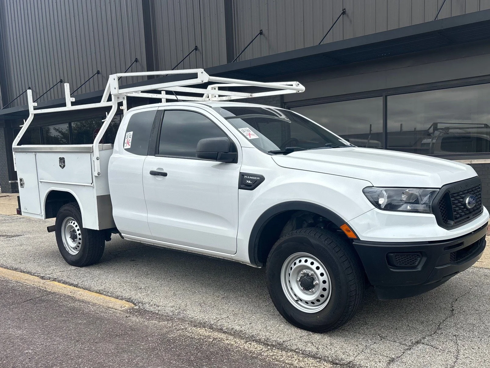 Used 2021 Oxford White Ford XL image 3