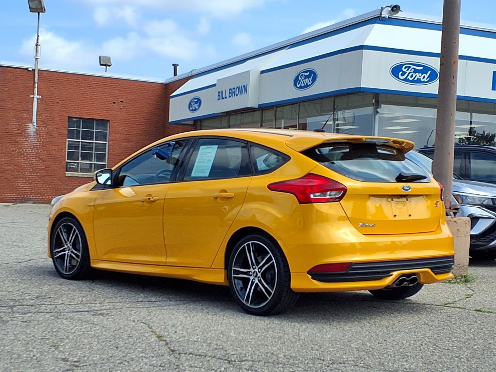 Used 2015 Ford Focus ST with VIN 1FADP3L95FL367644 for sale in Livonia, MI
