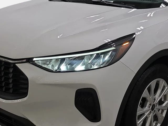 Certified Used 2023 Oxford White Ford Active image 27
