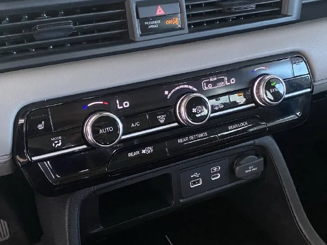 2025 Honda Pilot Touring - Photo 28