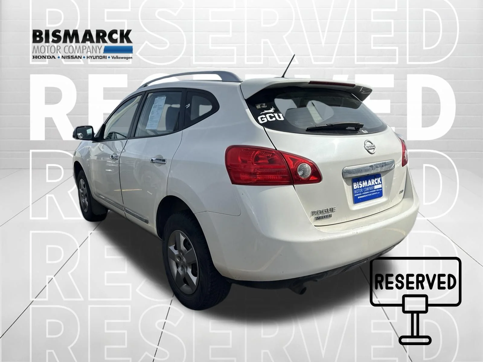 Used 2015 White Nissan S image 4