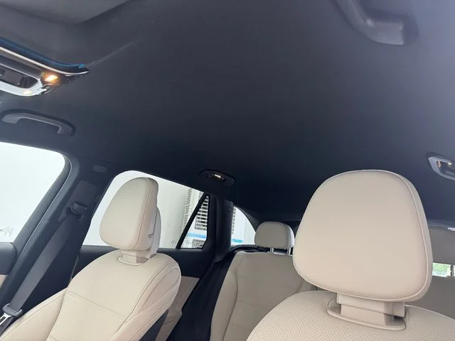 Certified Used 2026 Polar White Mercedes-Benz GLC 300 image 5