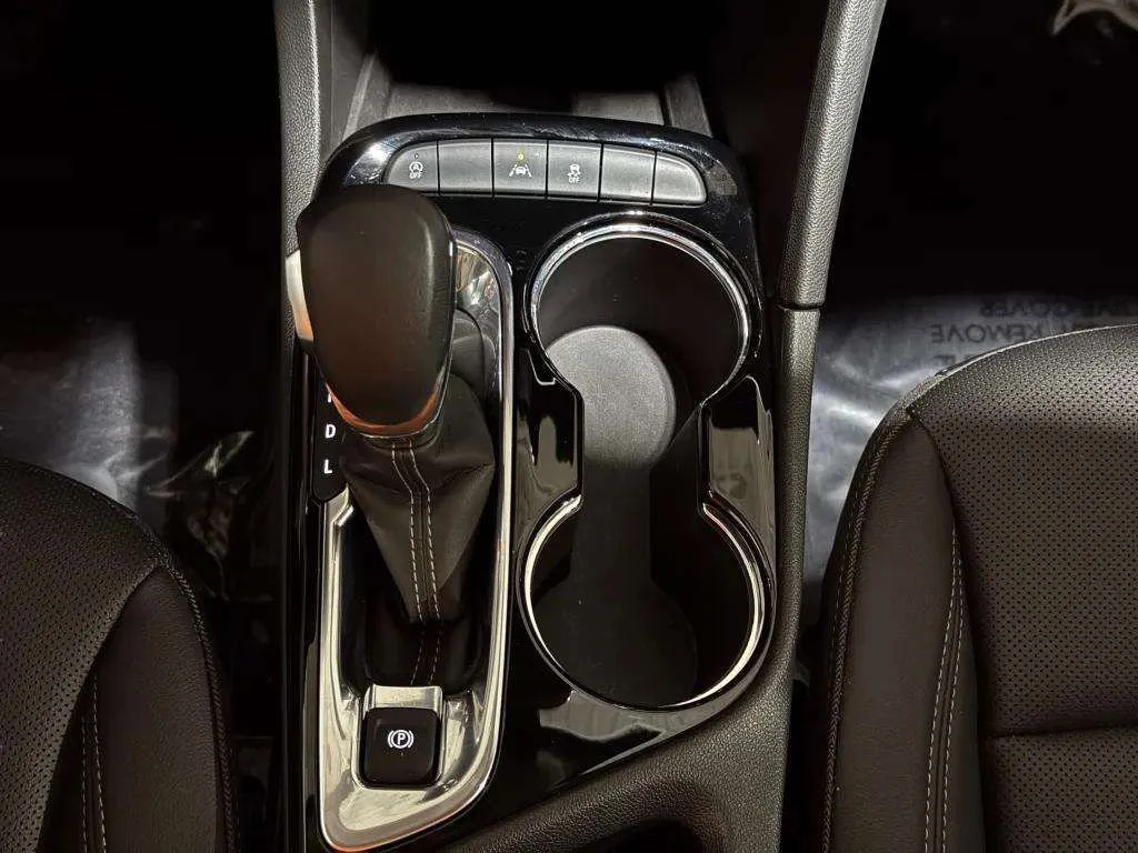 Used 2024 Summit White Buick Sport Touring image 18
