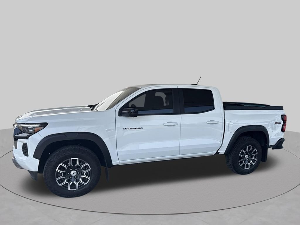 Used 2024 White Chevrolet Z71 image 3