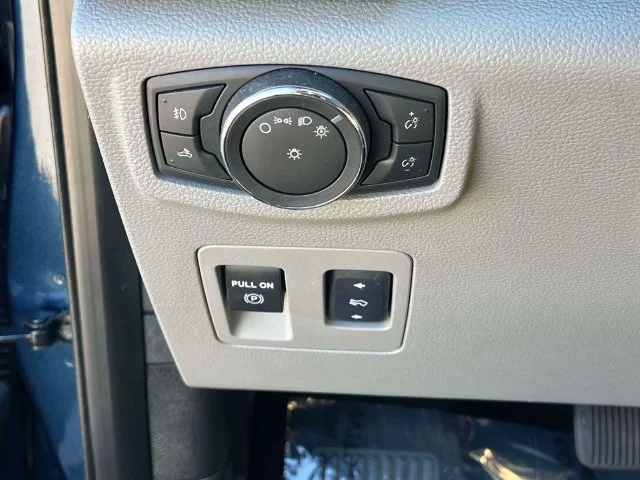 Used 2015 Blue Ford XLT image 27