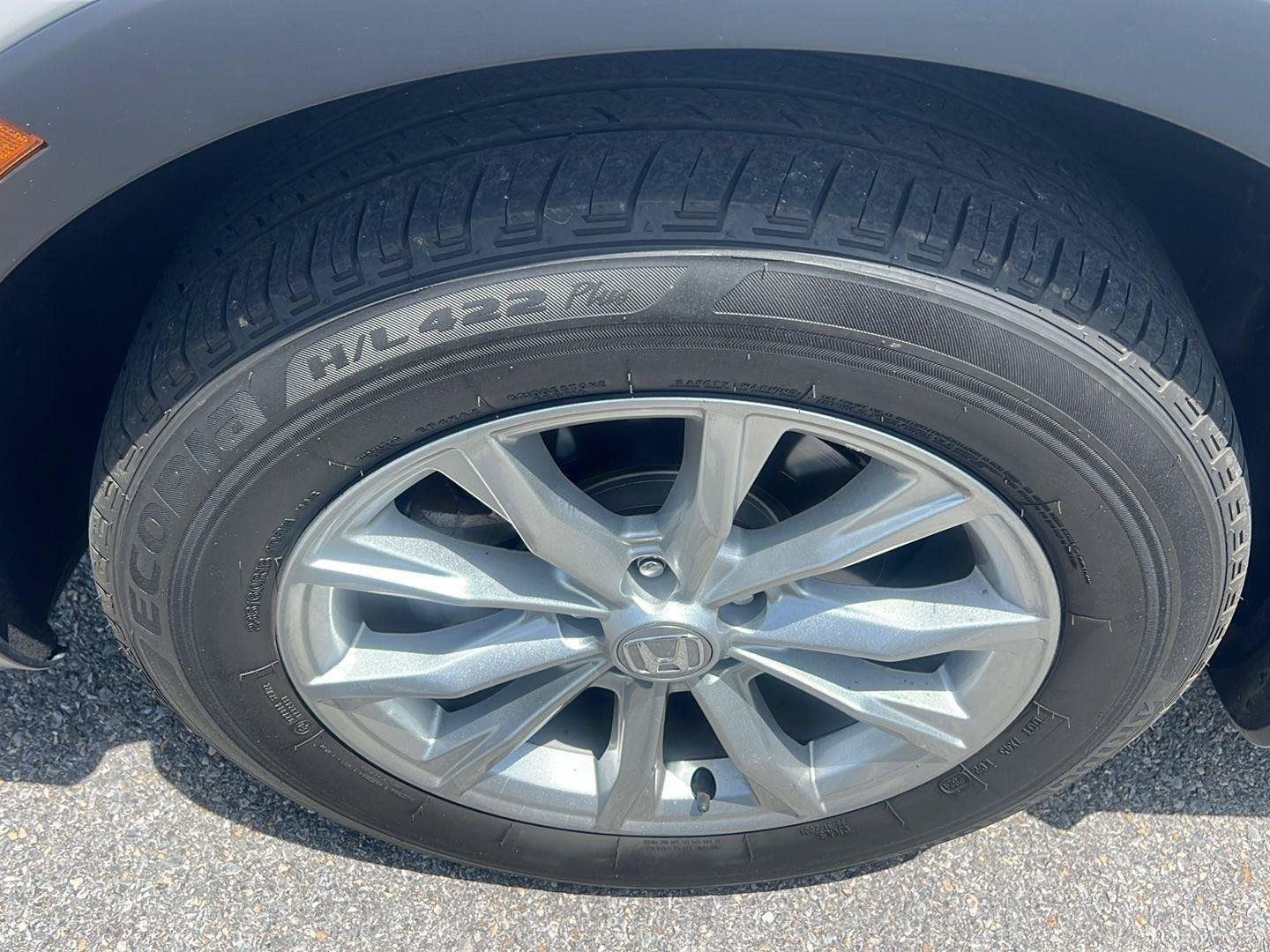 Used 2025 Platinum White Pearl Honda EX image 7