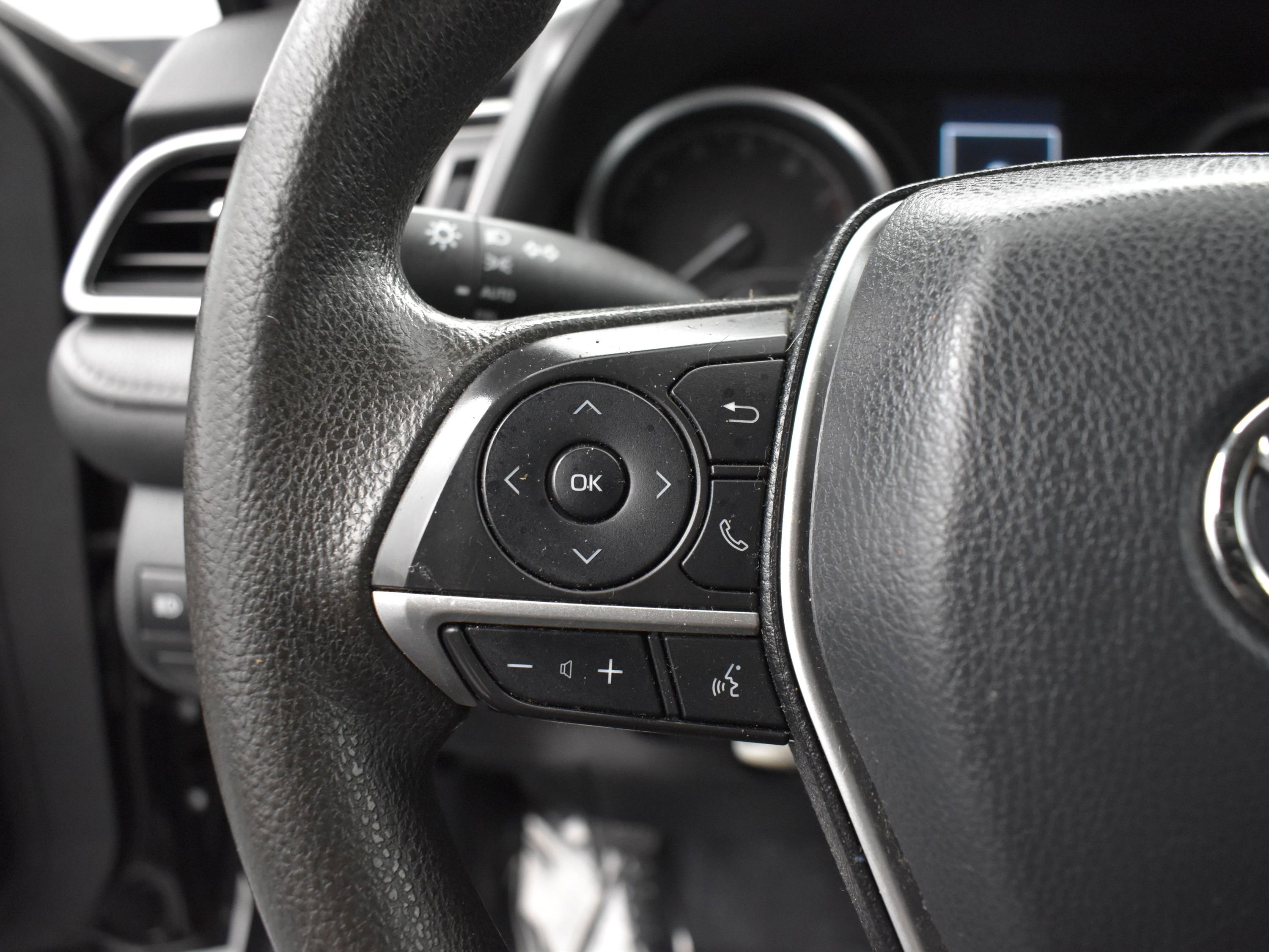 2021 Toyota Camry LE - Photo 11