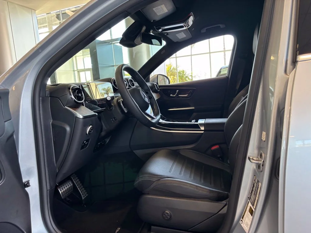 Used 2025 Silver Mercedes-Benz GLC 350e image 14