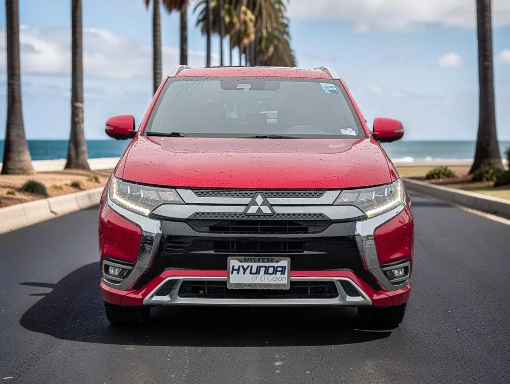 Used 2021  Mitsubishi GT image 3