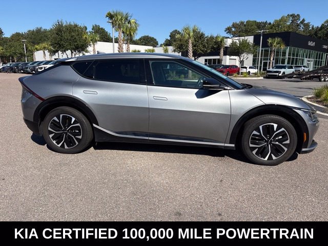 Used 2023 Gray Kia Wind image 4