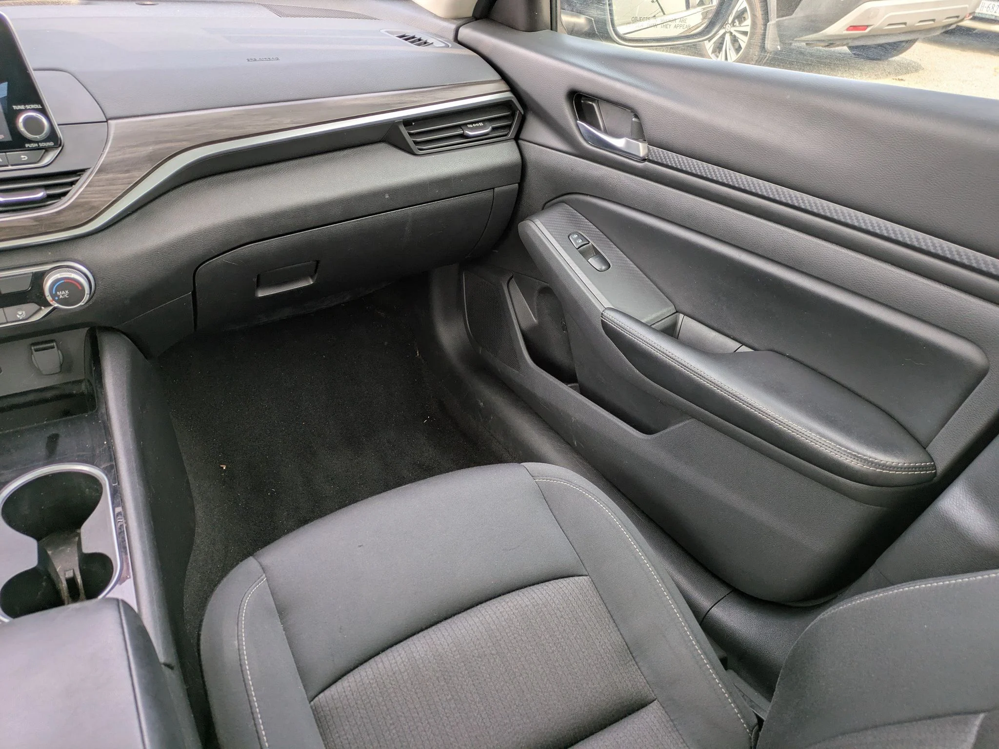 Certified Used 2024 Super Black Nissan 2.5 SV image 17
