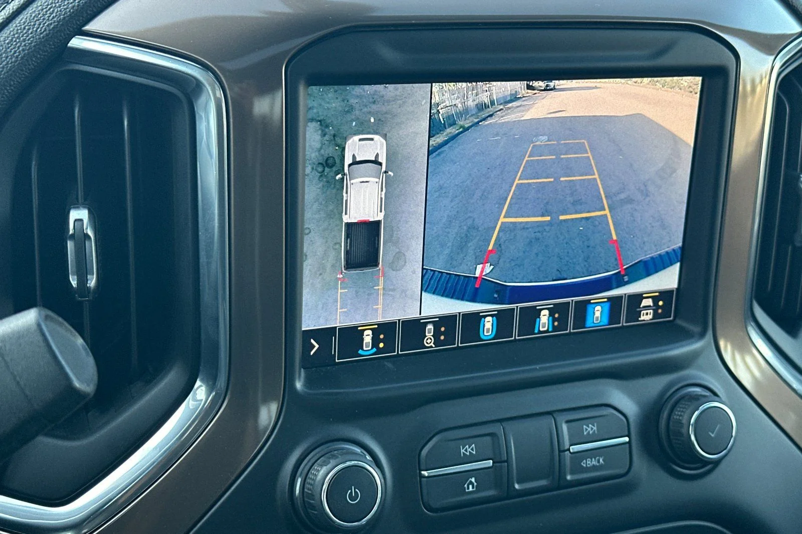 Used 2020 Iridescent Pearl Tricoat Chevrolet High Country image 20