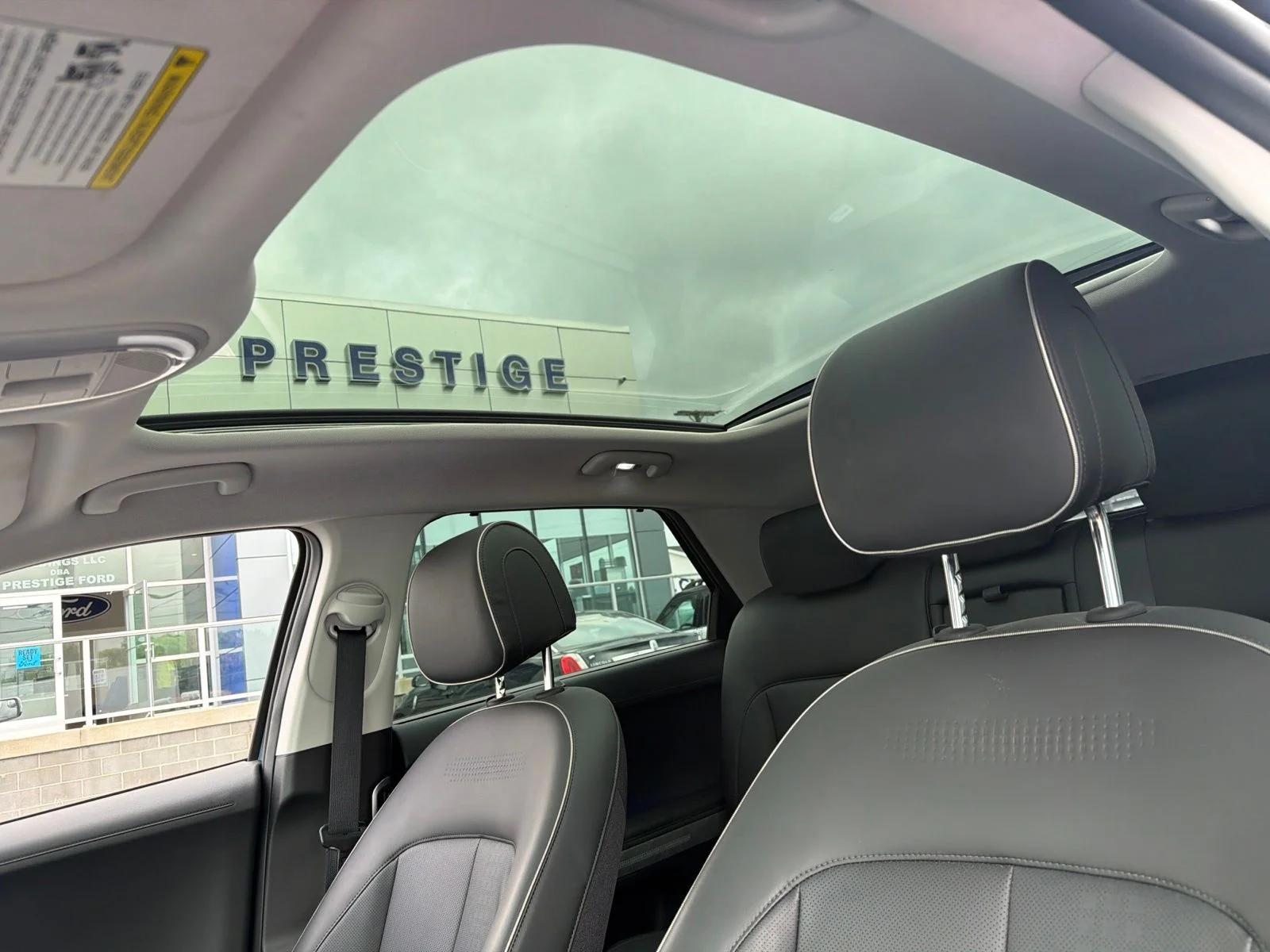 Used 2023 Green Hyundai Limited image 19