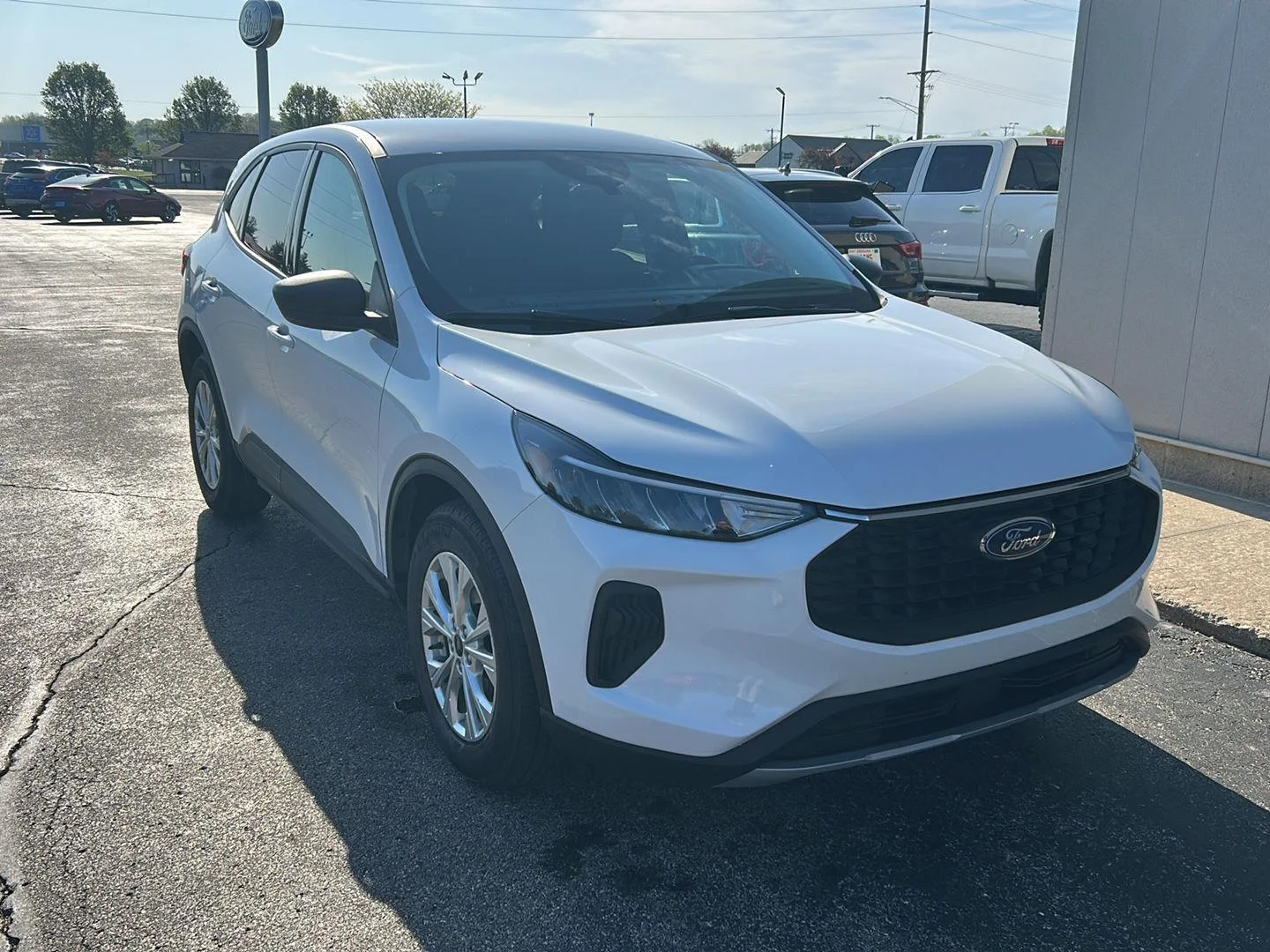 Used 2025 Oxford White Ford Active image 2