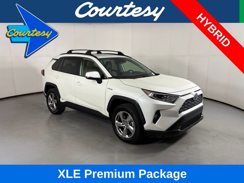 Used 2021 White Toyota XLE Premium image 1