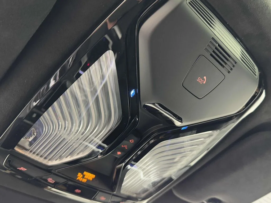 2025 BMW X7 M60i - Photo 24