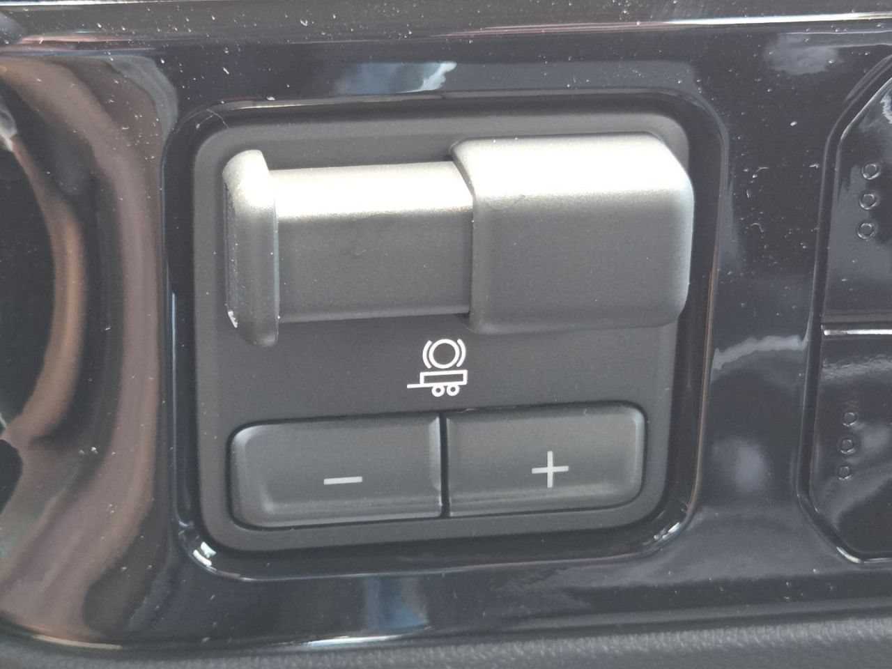 2026 GMC Sierra 3500 Chassis Cab SLE - Photo 9