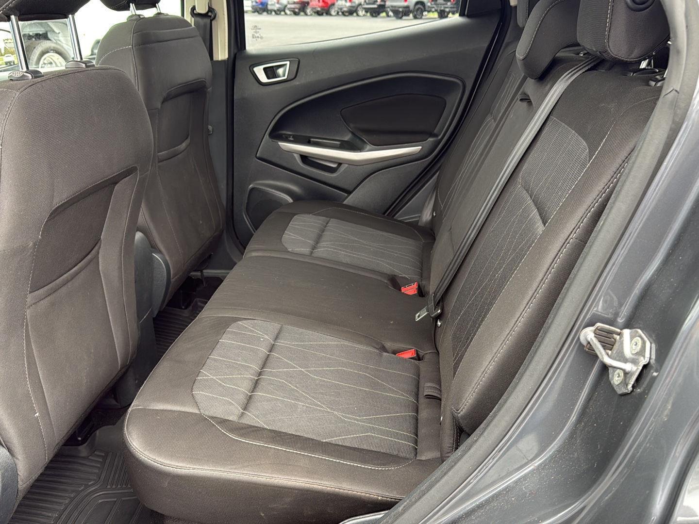 Used 2019 Black Ford SE image 9