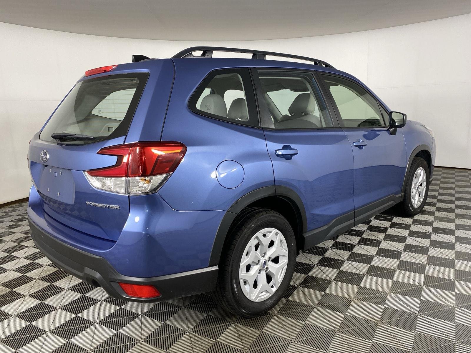 Used 2024 Horizon Blue Pearl Subaru Base image 7