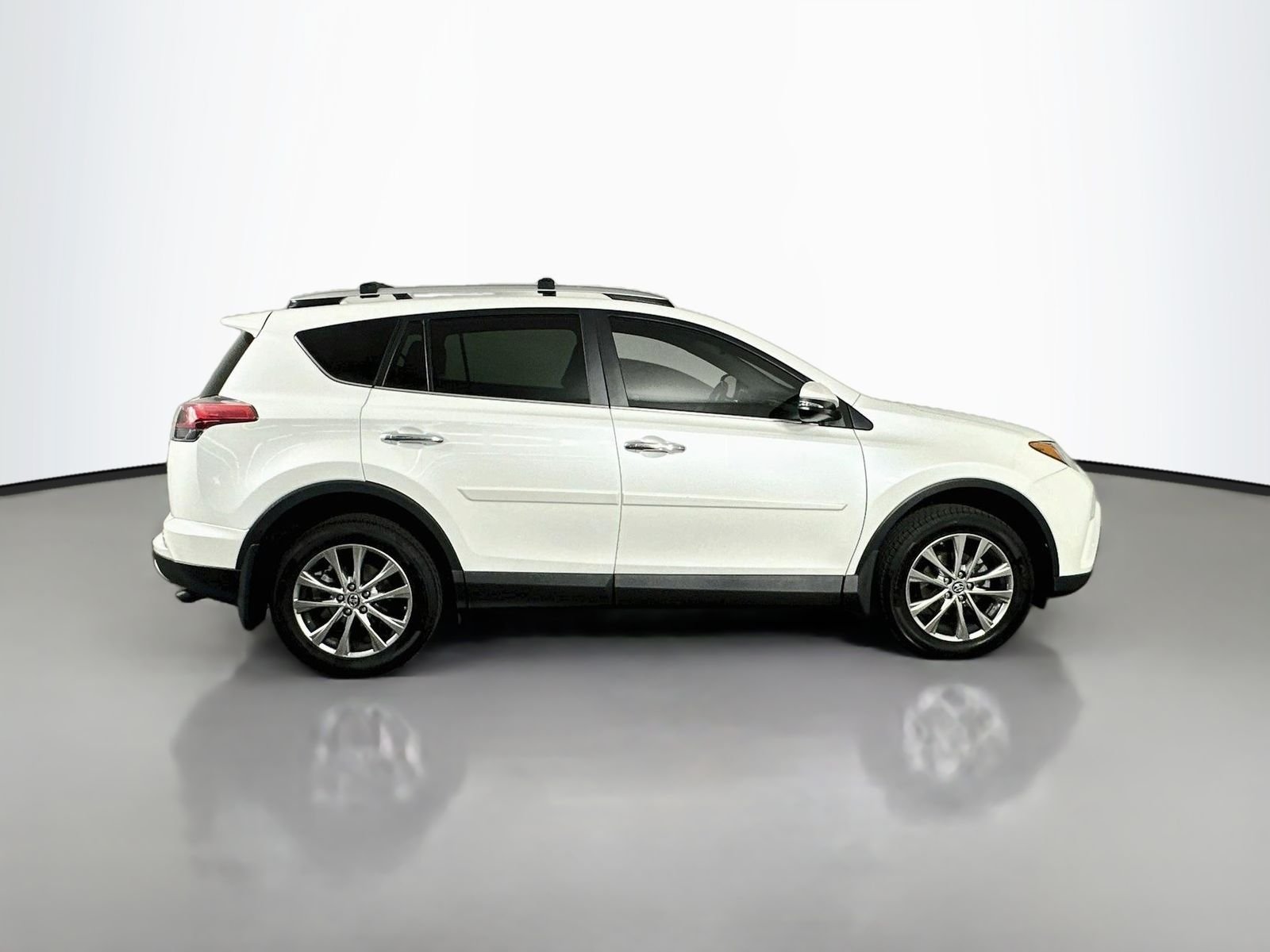 Used 2016 Blizzard Pearl Toyota Limited image 8