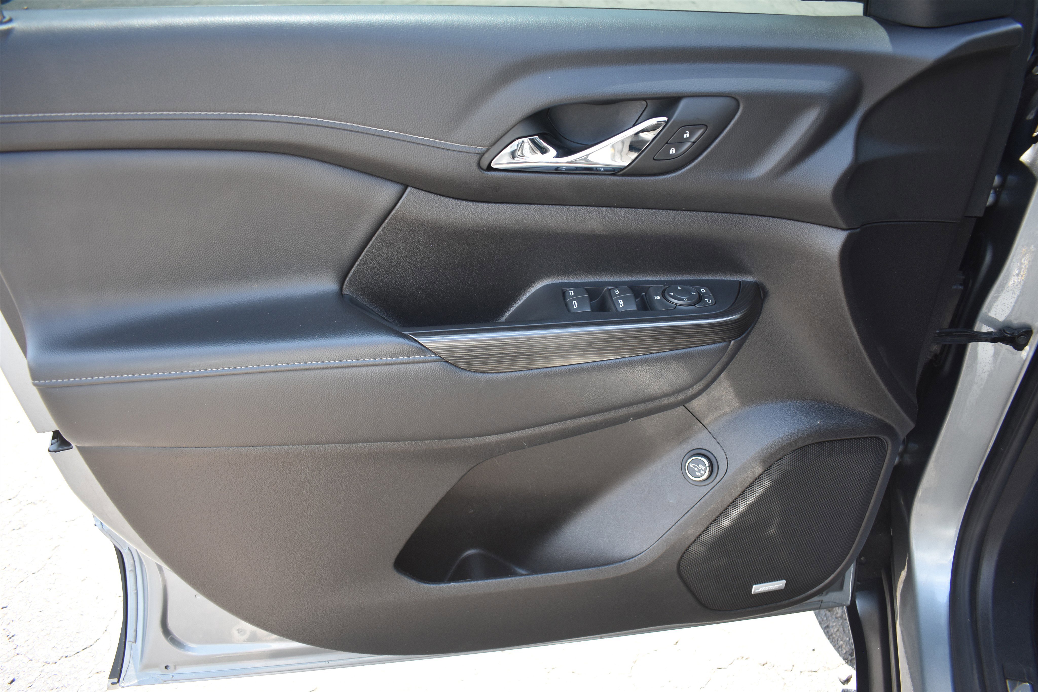 Used 2023 Sterling Metallic GMC SLT image 12