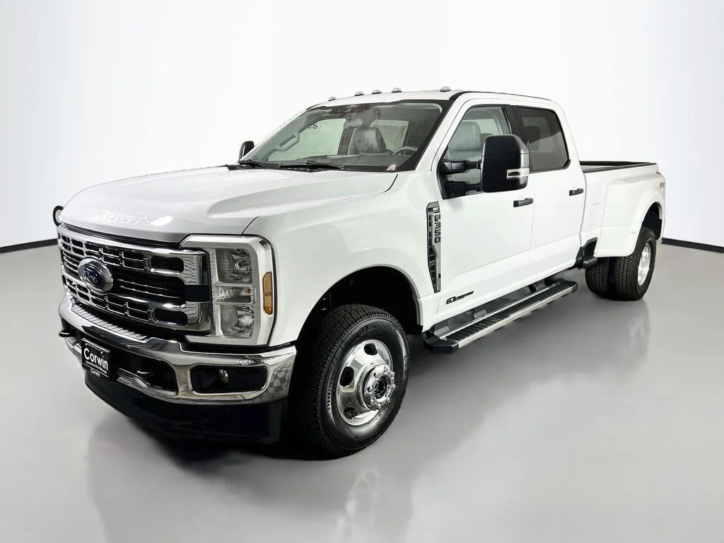 New 2026 Oxford White Ford XLT image 5