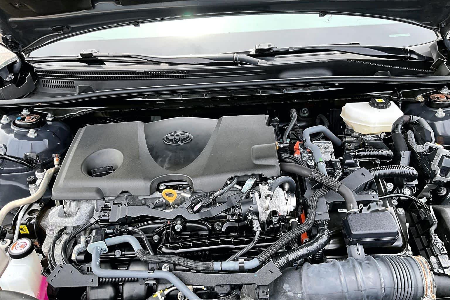 Used 2025 Underground Toyota SE image 32