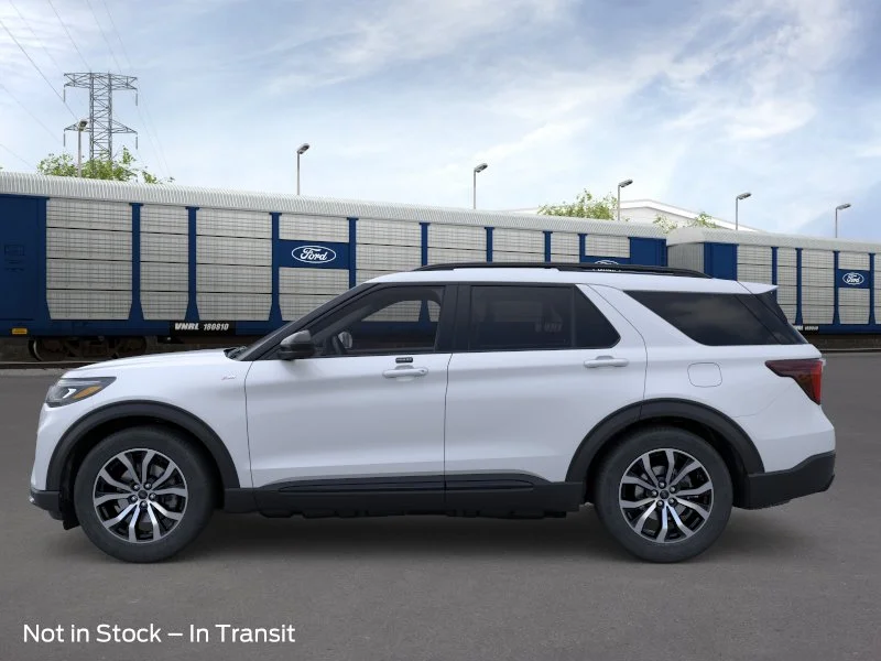 New 2026 Space White Metallic Ford ST-Line image 3