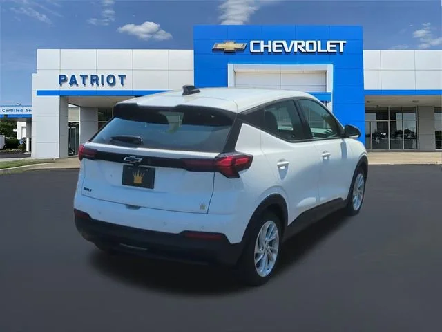 New 2027 Summit White Chevrolet LT image 10